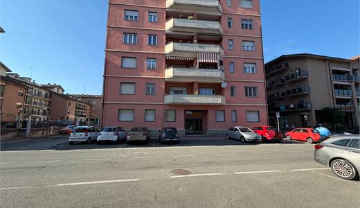 NIZZA MONFERRATO – TRILOCALE IN POSIZIONE COMODA, A POCHI PASSI DA PIAZZA MARCONI